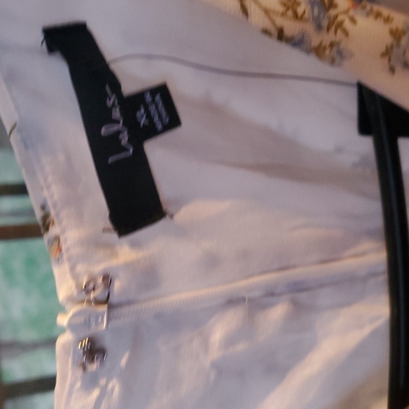 Lulu's So Tru Floral White Tiered Short Sleeve Sz. XL Dress NWT - Picture 3 of 16